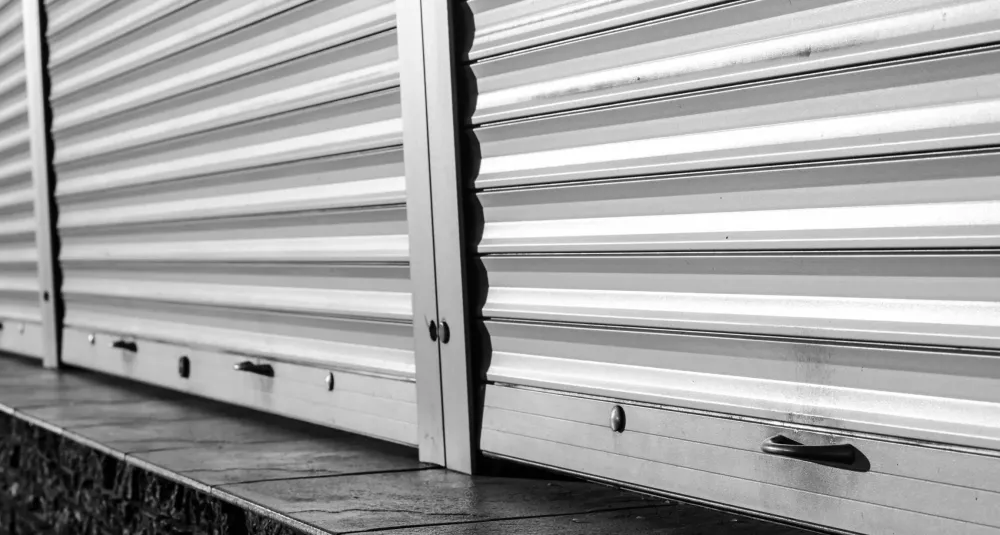 Rideaux métalliques près de Charenton-le-Pont